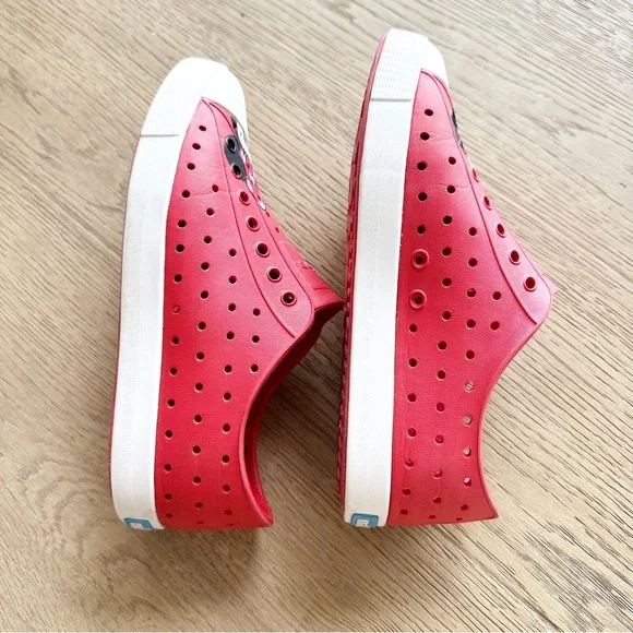 Native x Disney Minnie Mouse Red Jefferson Sneakers - Picture 7 of 8